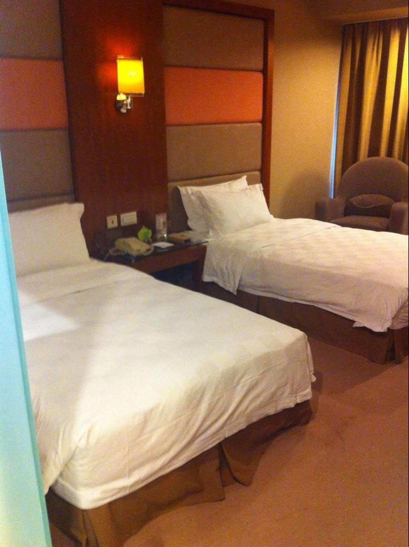 New Times Hotel Shenzhen Railway Station Eksteriør billede
