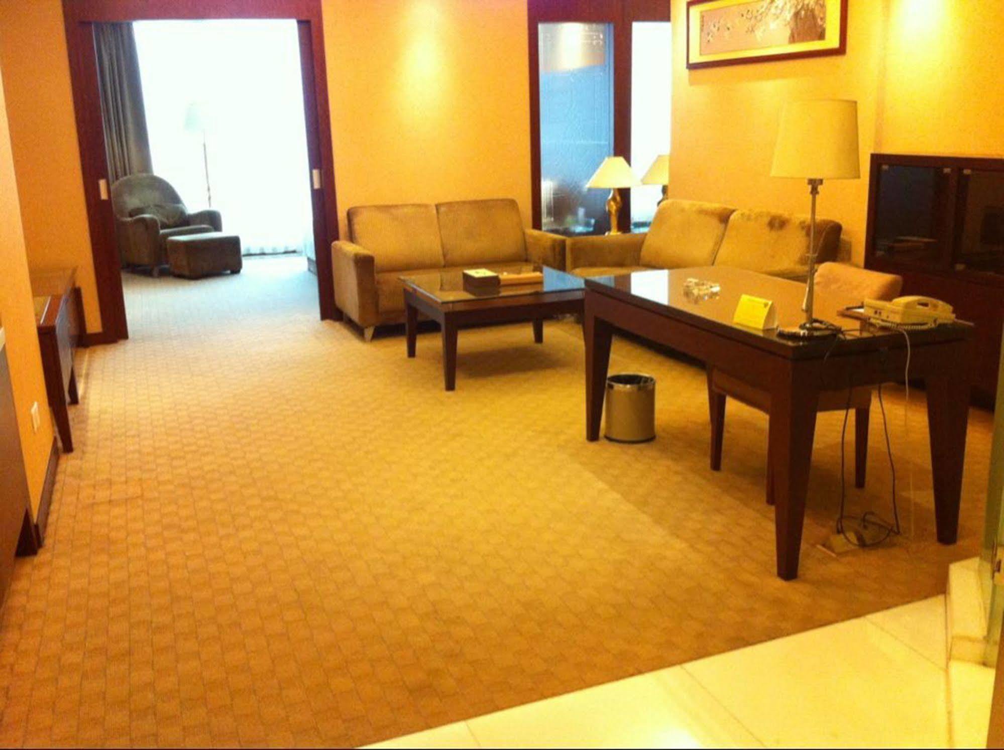 New Times Hotel Shenzhen Railway Station Eksteriør billede